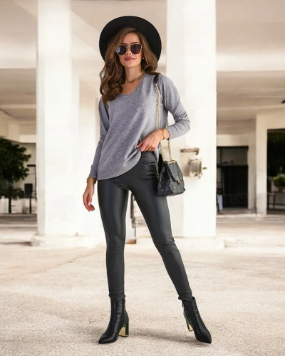 Royalfashion Серый женский свитер с вырезом сердечком