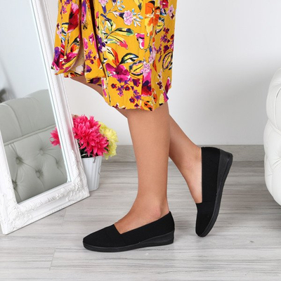 Czarne baleriny na koturnie z gumką Merry- Obuwie