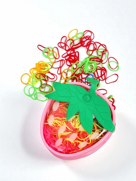 Royalfashion Wielokolorowe gumeczki silikonowe Truskawka